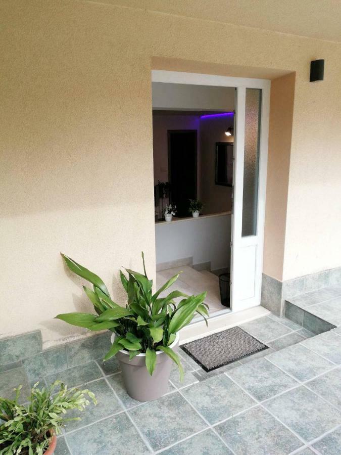 Apartman Unka Metkovic Bagian luar foto
